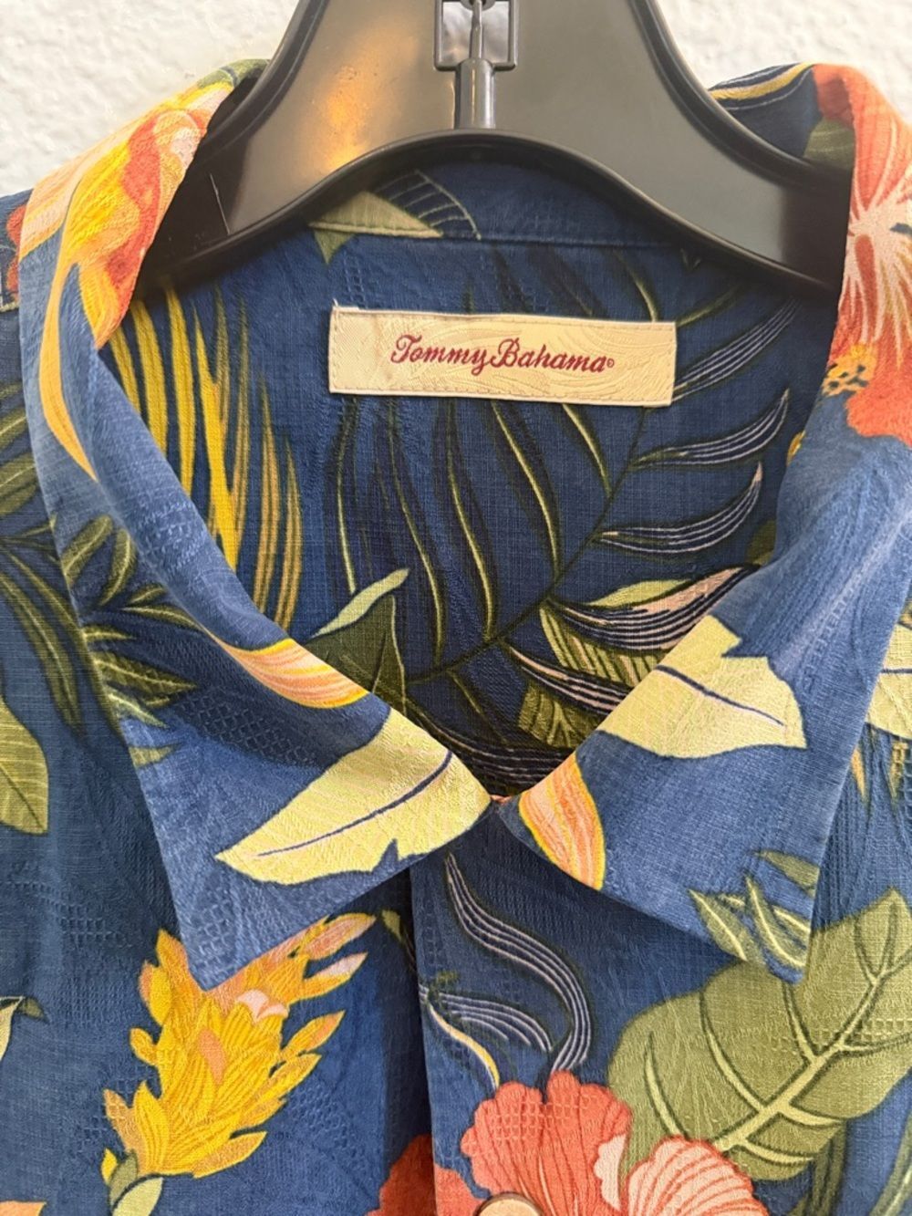 Tommy Bahama 100% Silk Multicolor Floral Hawaiian Shirt Short Sleeve Size XL - Picture 3 of 7
